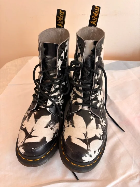 Dr. Martens Vegan 1460 Floral Bloom Boots - Women's 10 - Monochrome Botanical - Picture 2 of 3